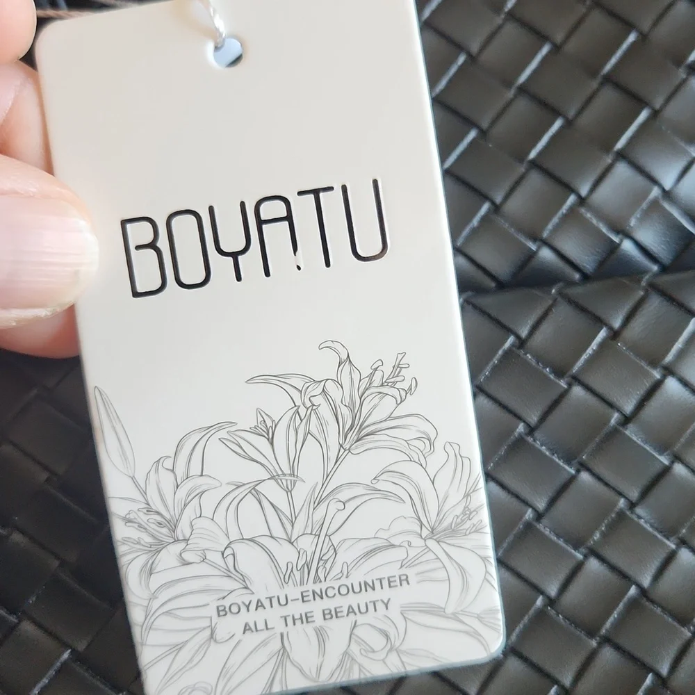 Boyatu Black Make up travel Bag โ NWT โ Woven Leather โ Silver Hardware โ Classy - Picture 2 of 15